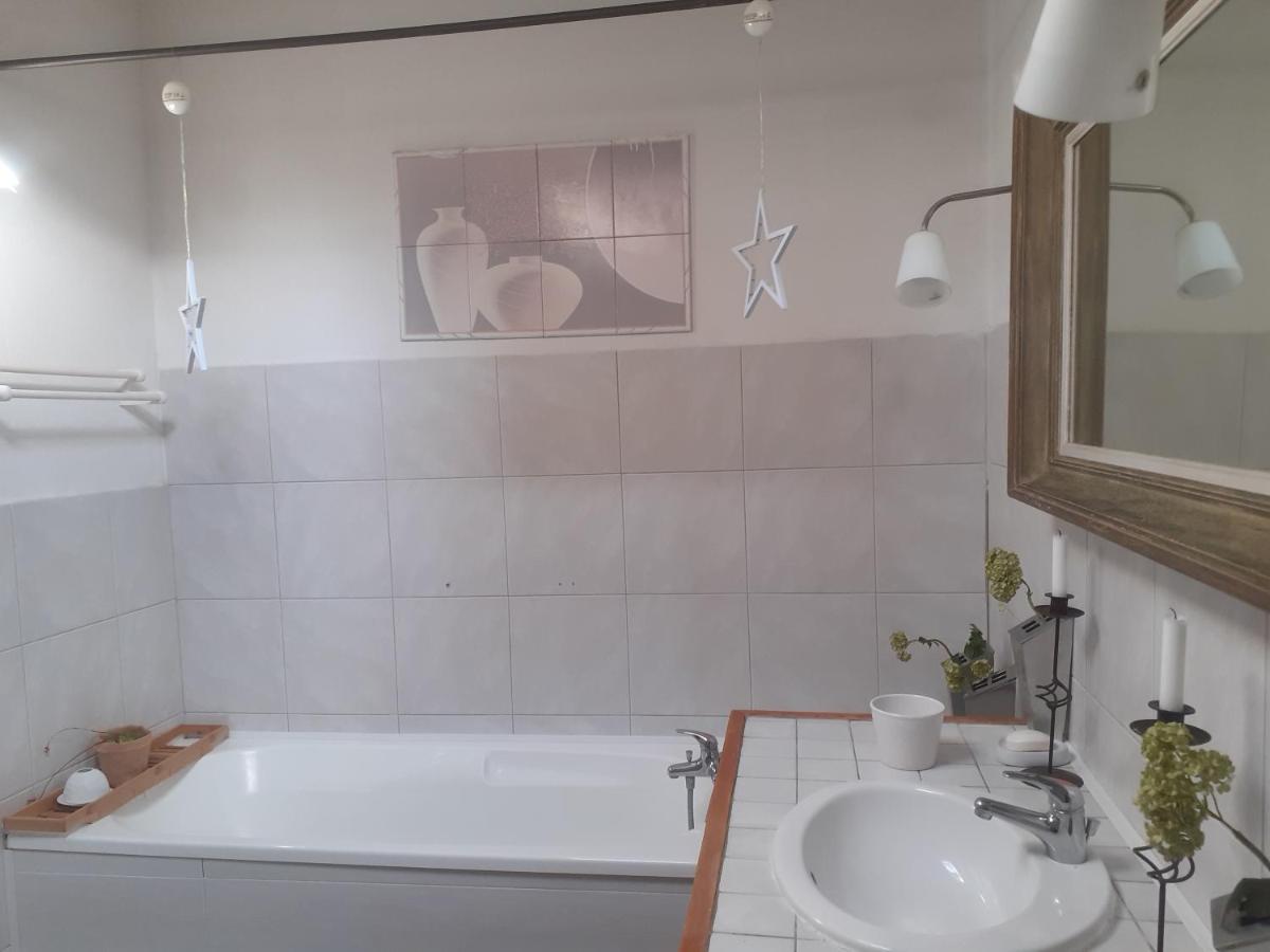 Chambre Dans Une Grande Maison Entre Canal Du Midi Et Centre Ville Beziers Ngoại thất bức ảnh